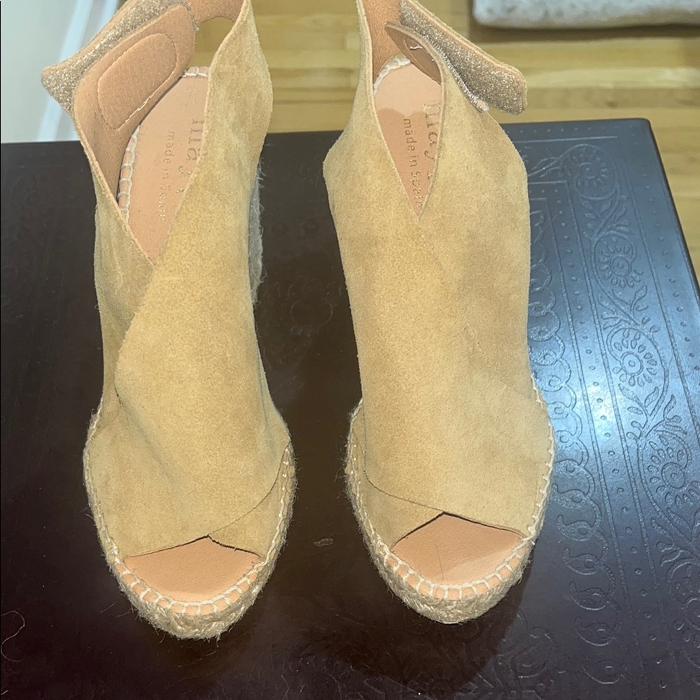 Tan Espadrille Wedge Shoes with Suede Upper